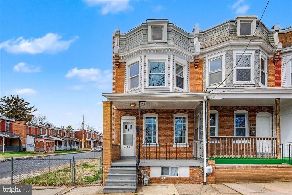 203 N Dupont Street - Photo 0