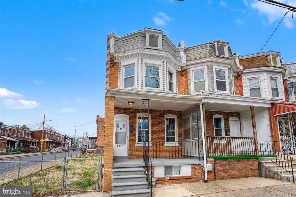203 N Dupont Street - Photo 1