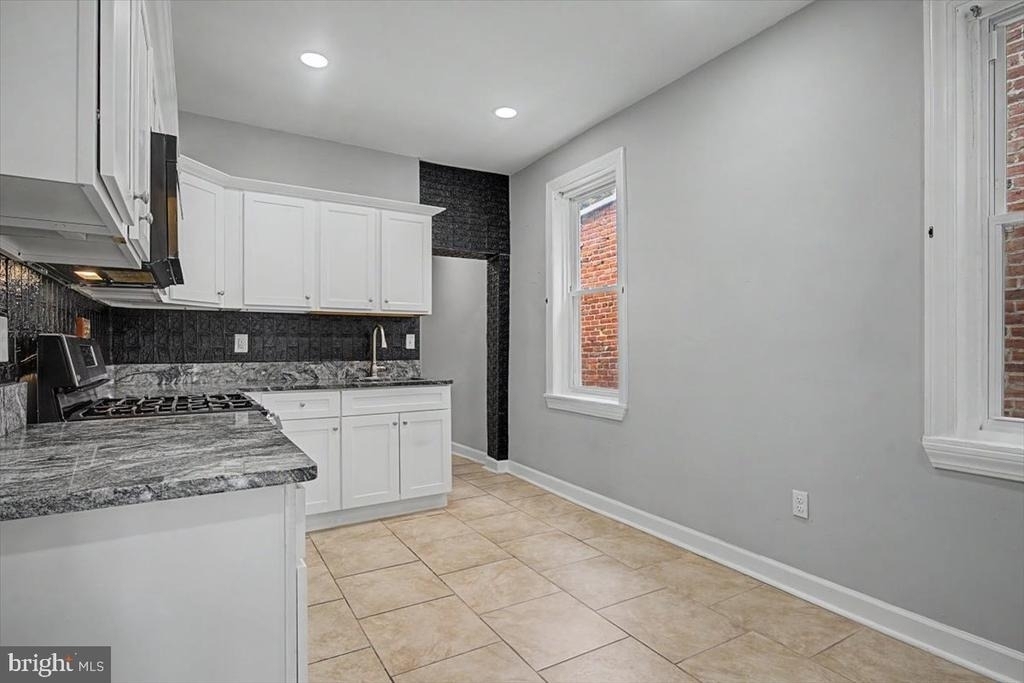 203 N Dupont Street - Photo 8