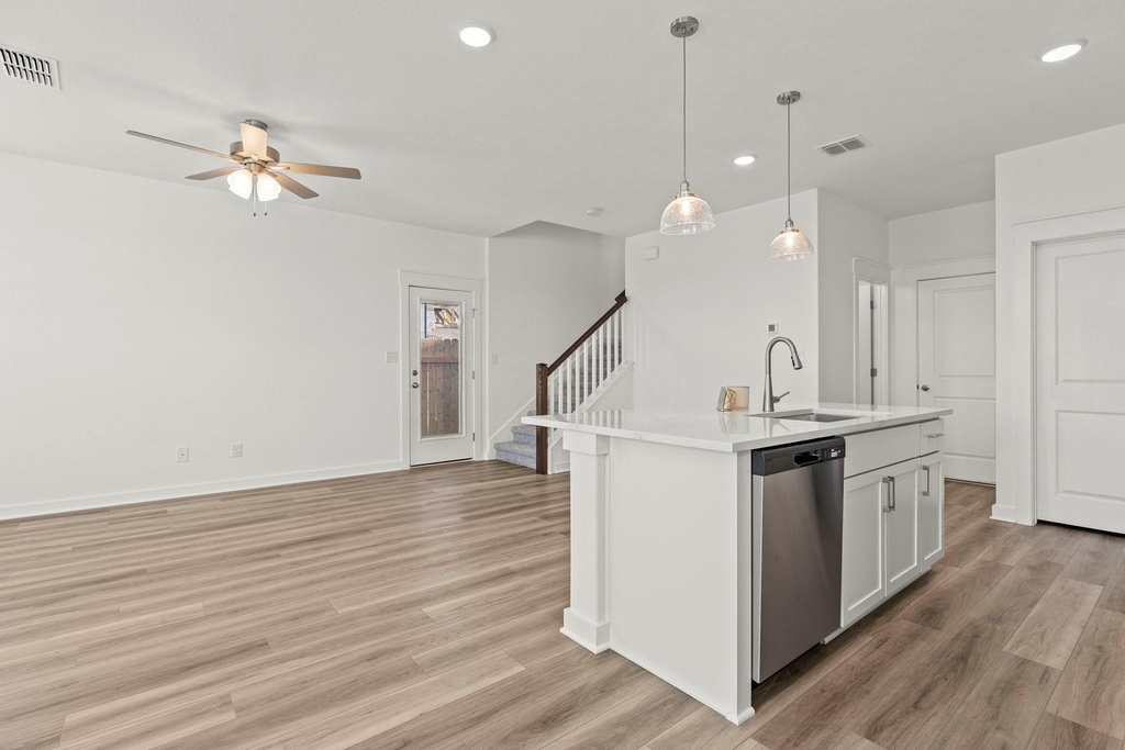 108 Hartson Dr - Photo 8