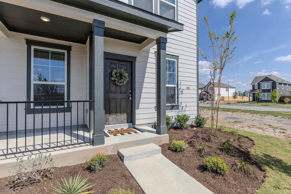 108 Hartson Dr - Photo 4