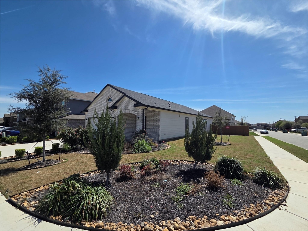 8902 Grand Western - Photo 34