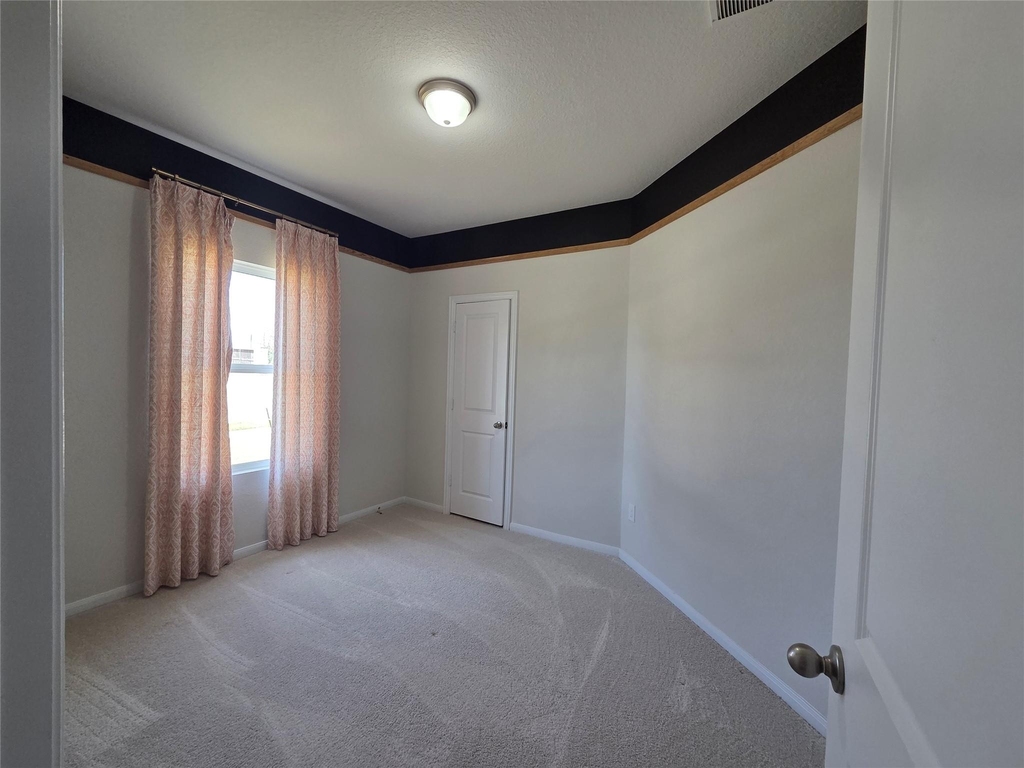 8902 Grand Western - Photo 5