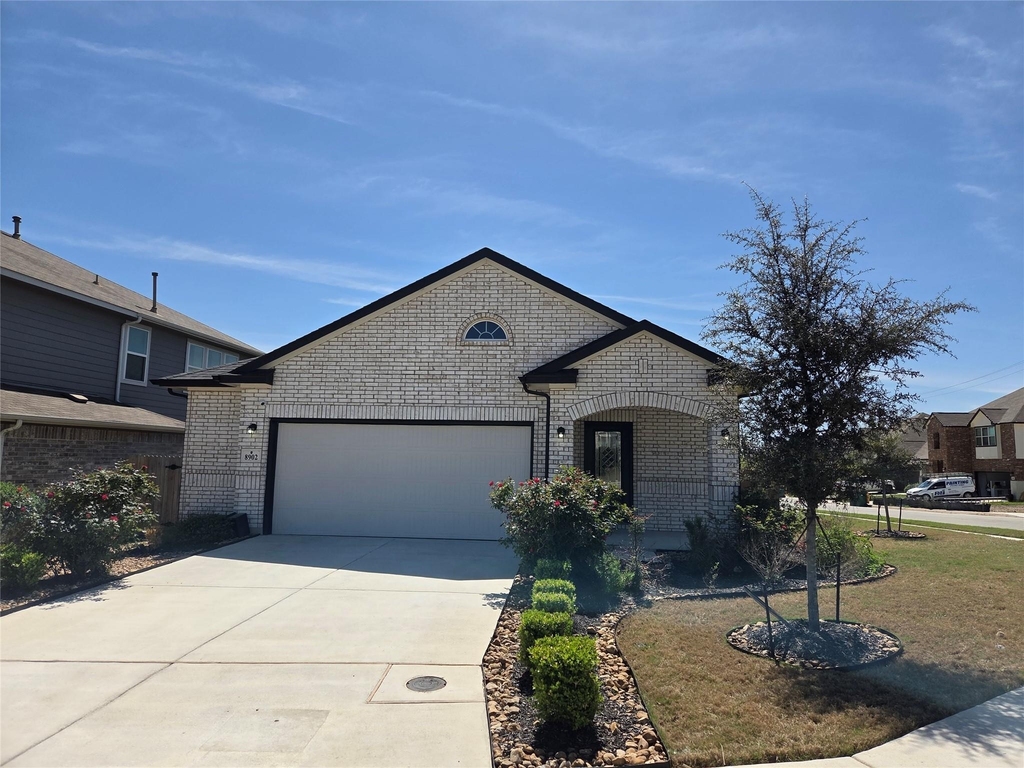 8902 Grand Western - Photo 0