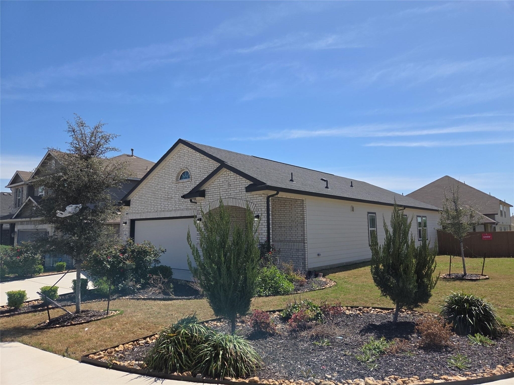 8902 Grand Western - Photo 8