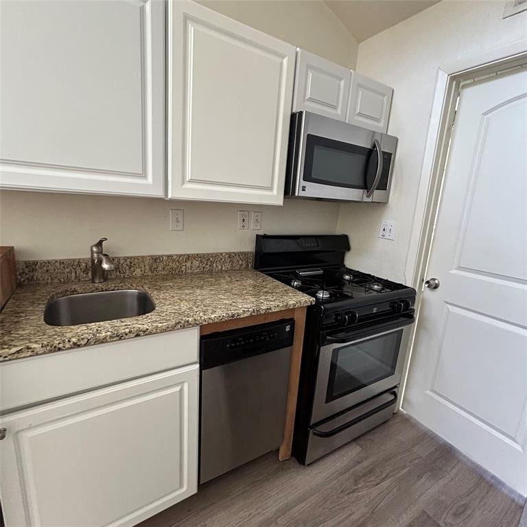 1106 W 22nd 1/2 St - Photo 4