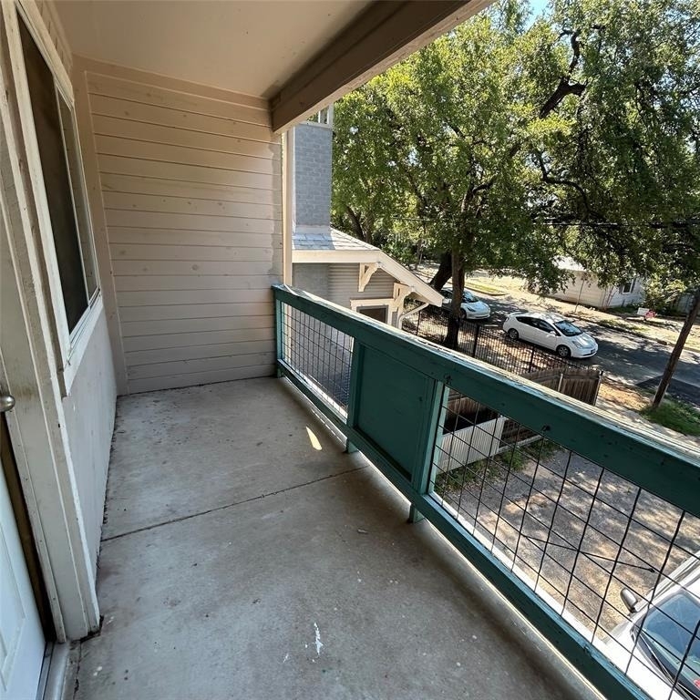 1106 W 22nd 1/2 St - Photo 10