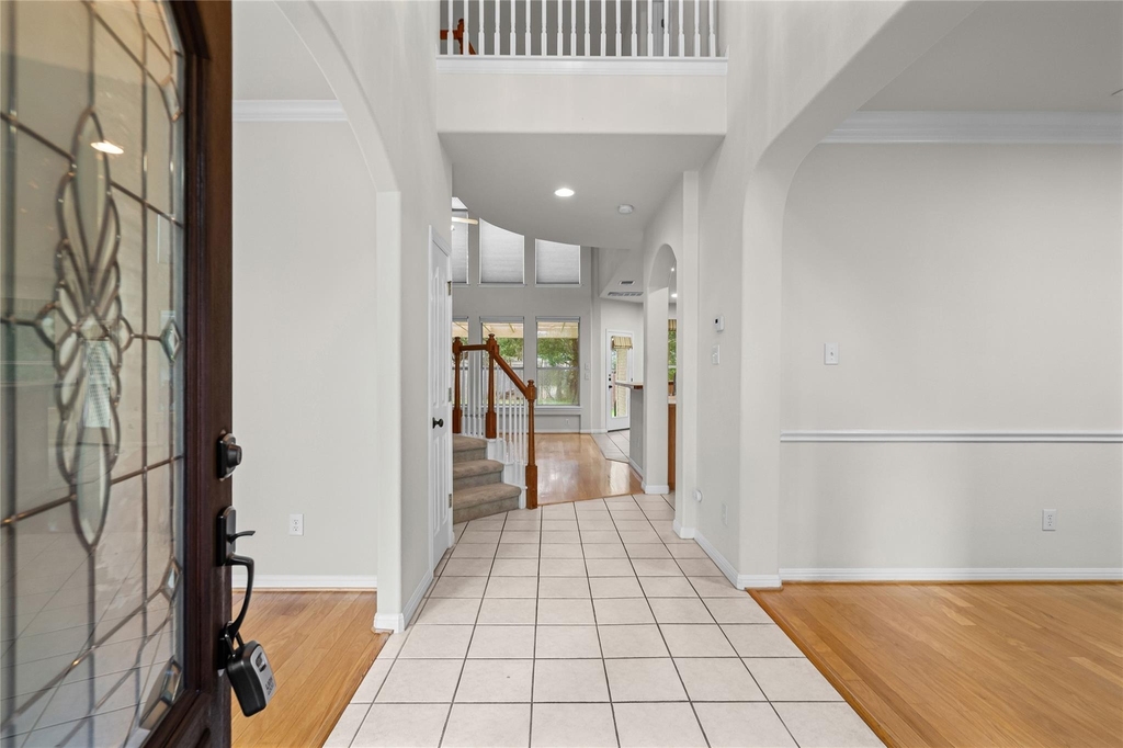 10700 Pointe View Dr - Photo 4
