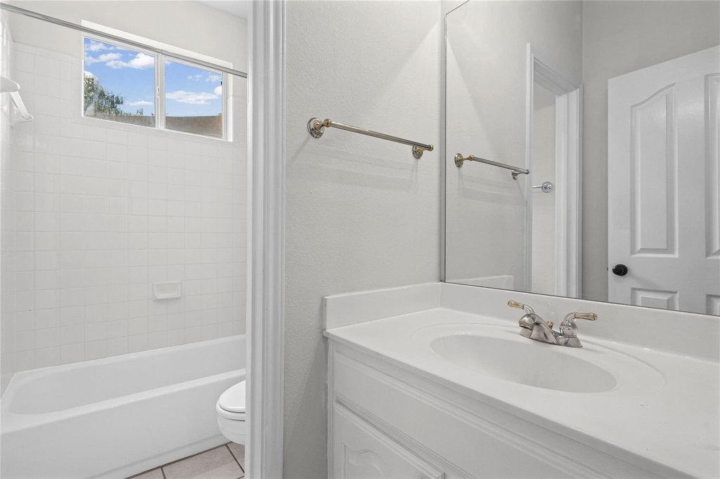 10700 Pointe View Dr - Photo 14