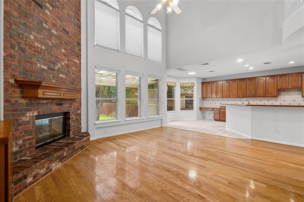 10700 Pointe View Dr - Photo 8