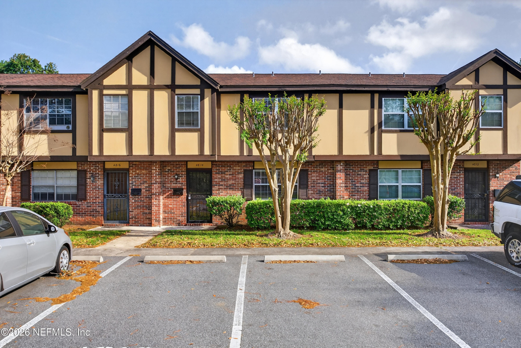 4814 Windrush Lane - Photo 1