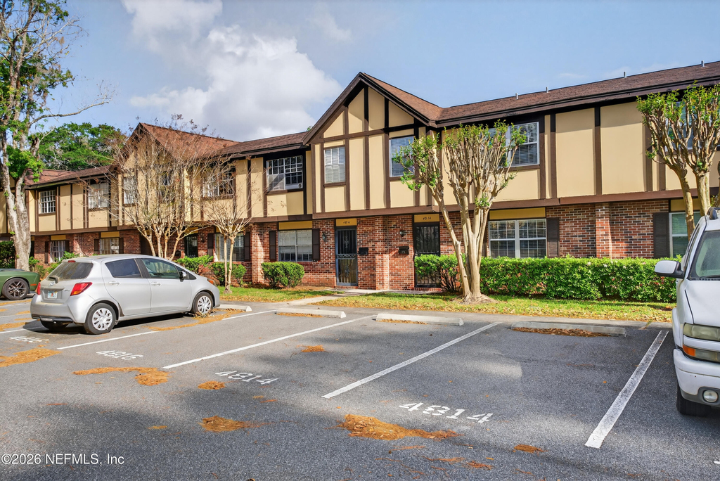 4814 Windrush Lane - Photo 2