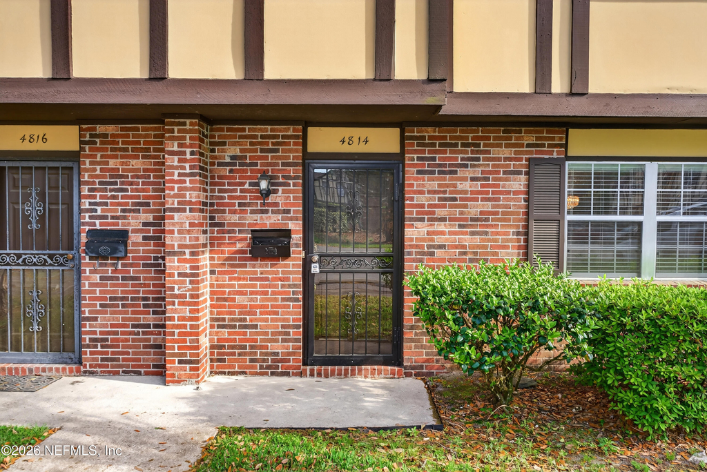 4814 Windrush Lane - Photo 0