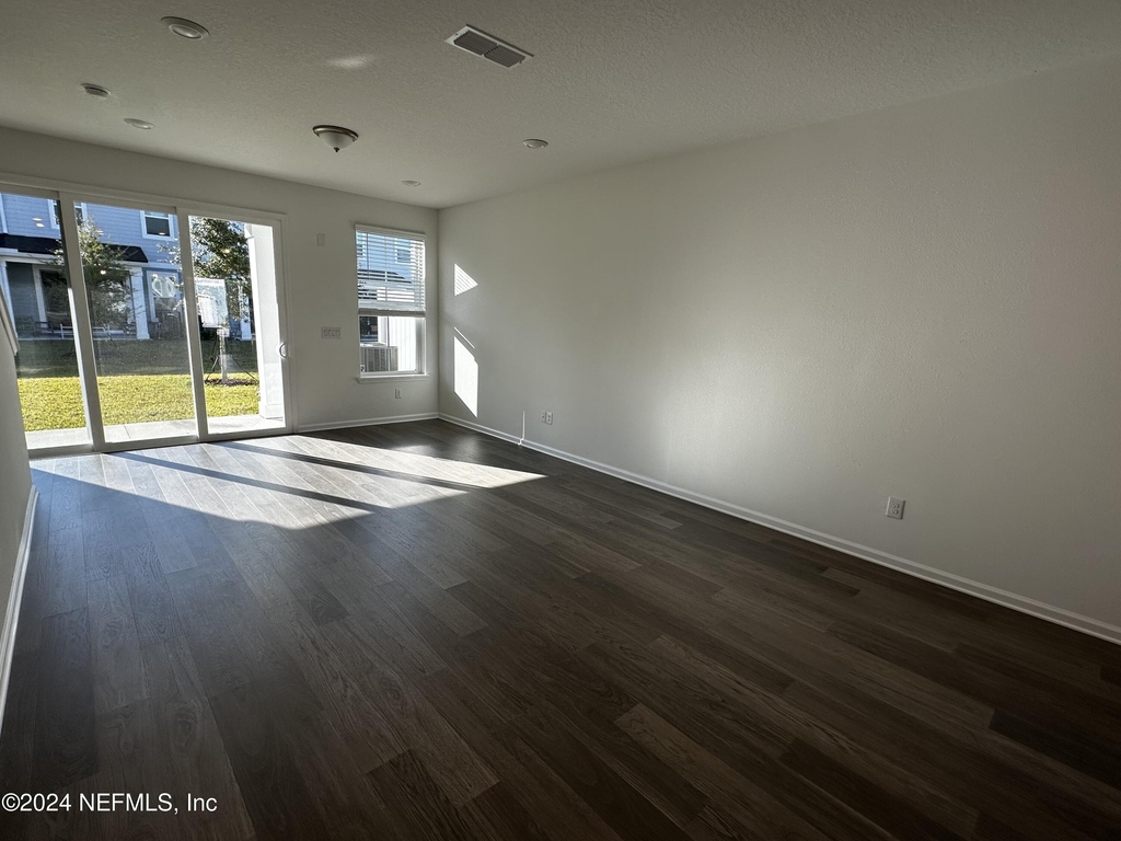 33 Thurnham Lane - Photo 8