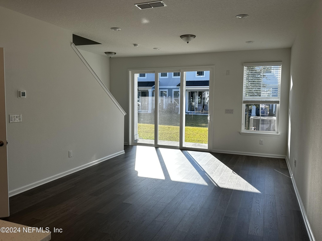 33 Thurnham Lane - Photo 3