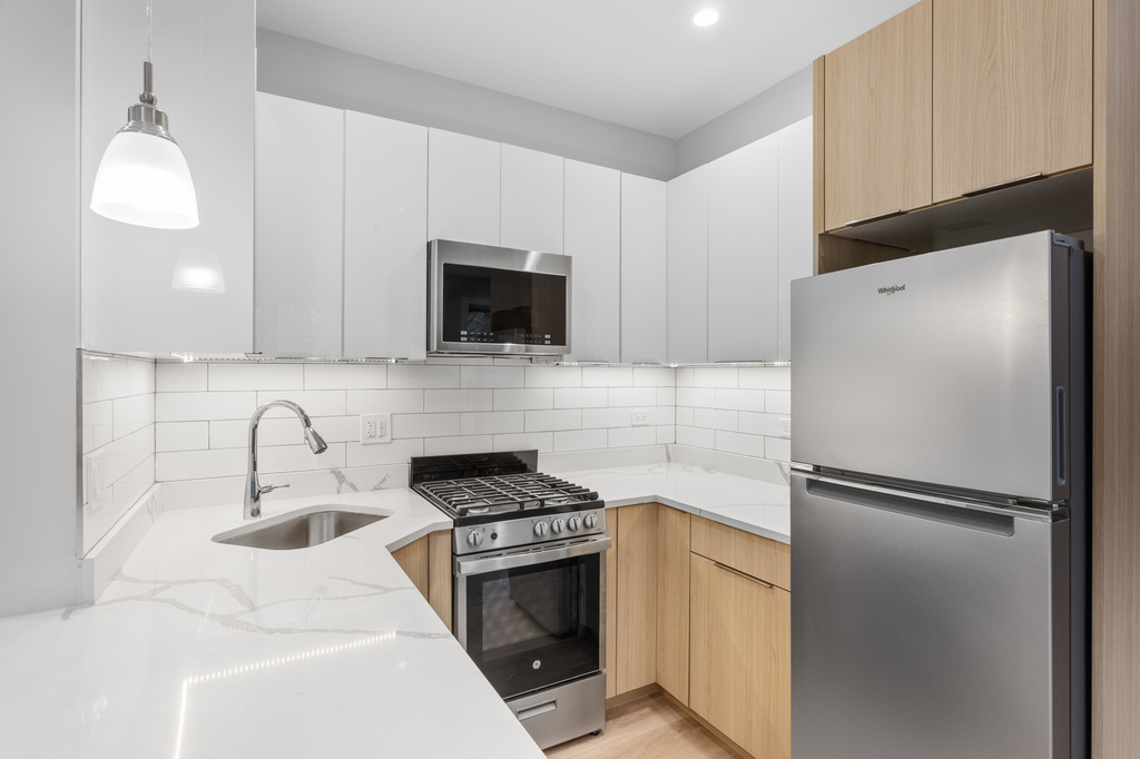 7501 N Eastlake Terrace - Photo 4