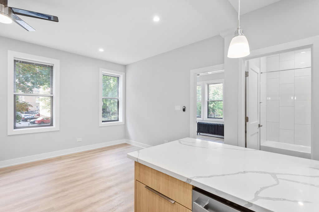 7501 N Eastlake Terrace - Photo 5