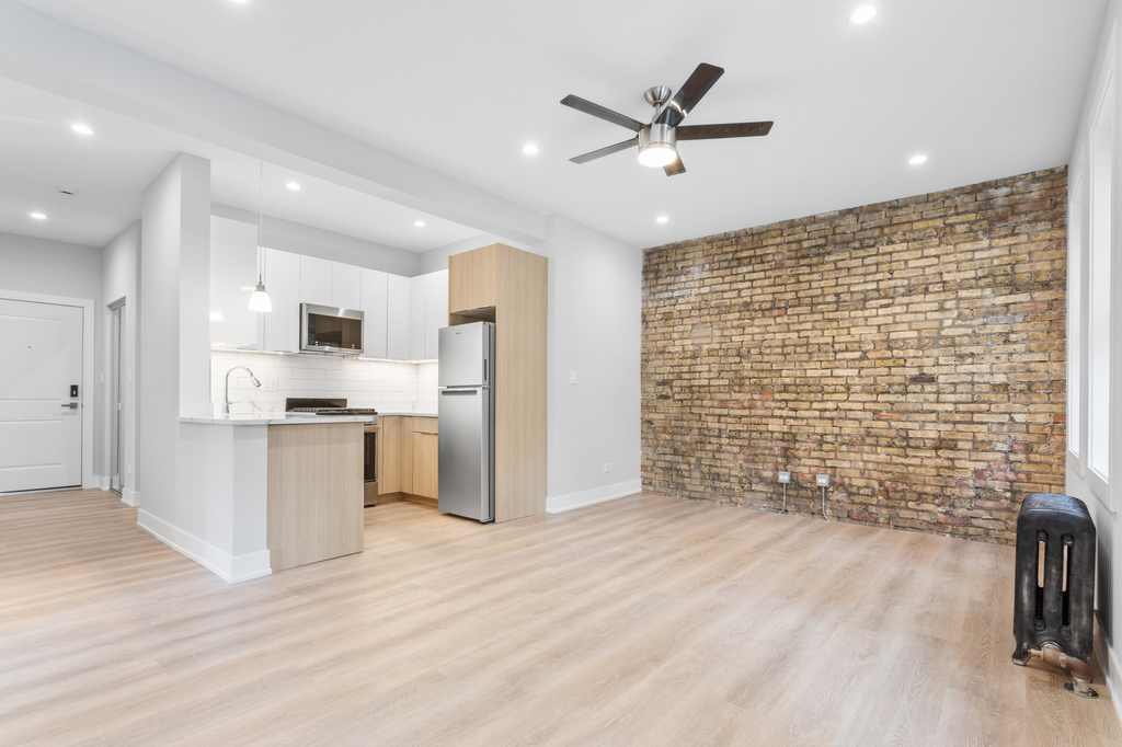 7501 N Eastlake Terrace - Photo 1