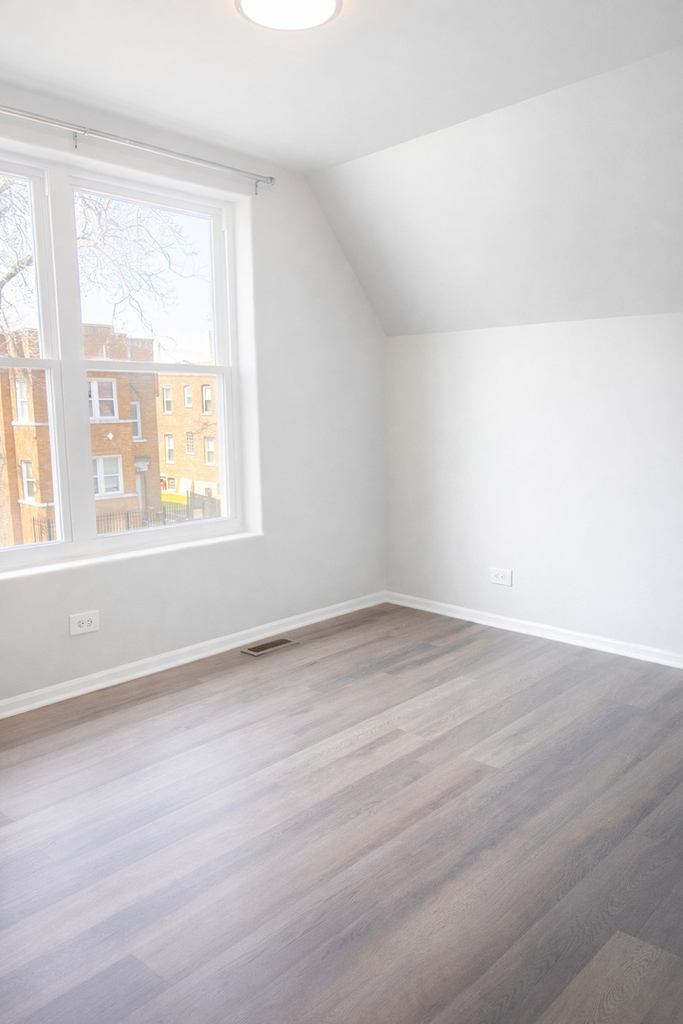1249 S Kolin Avenue - Photo 7