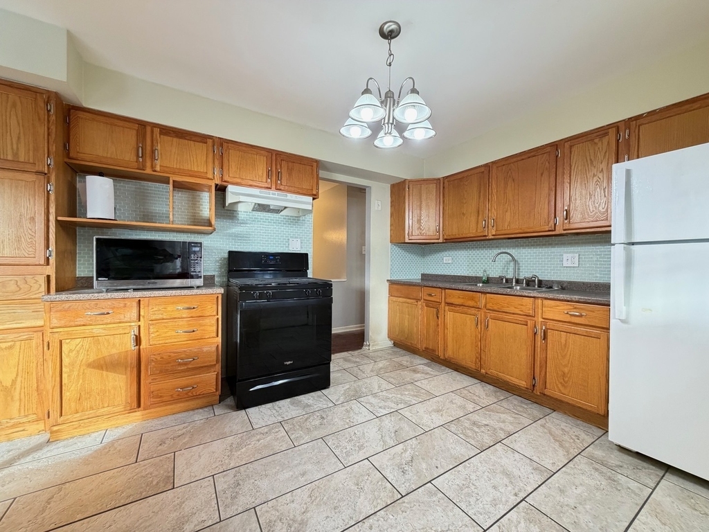 450 E Mulberry Court - Photo 3