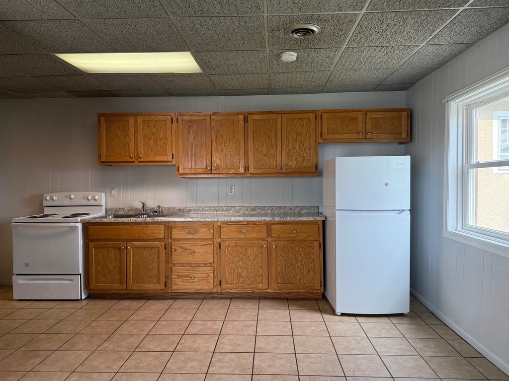 826 N Spalding Street - Photo 4