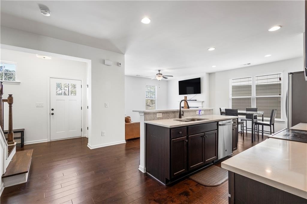 869 Venture Way Sw - Photo 5