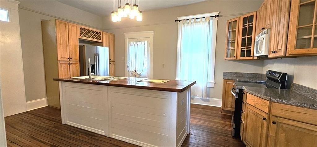 1047 Ridge Avenue - Photo 5