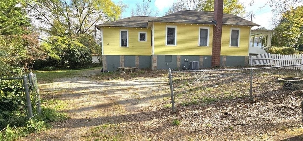 1047 Ridge Avenue - Photo 16