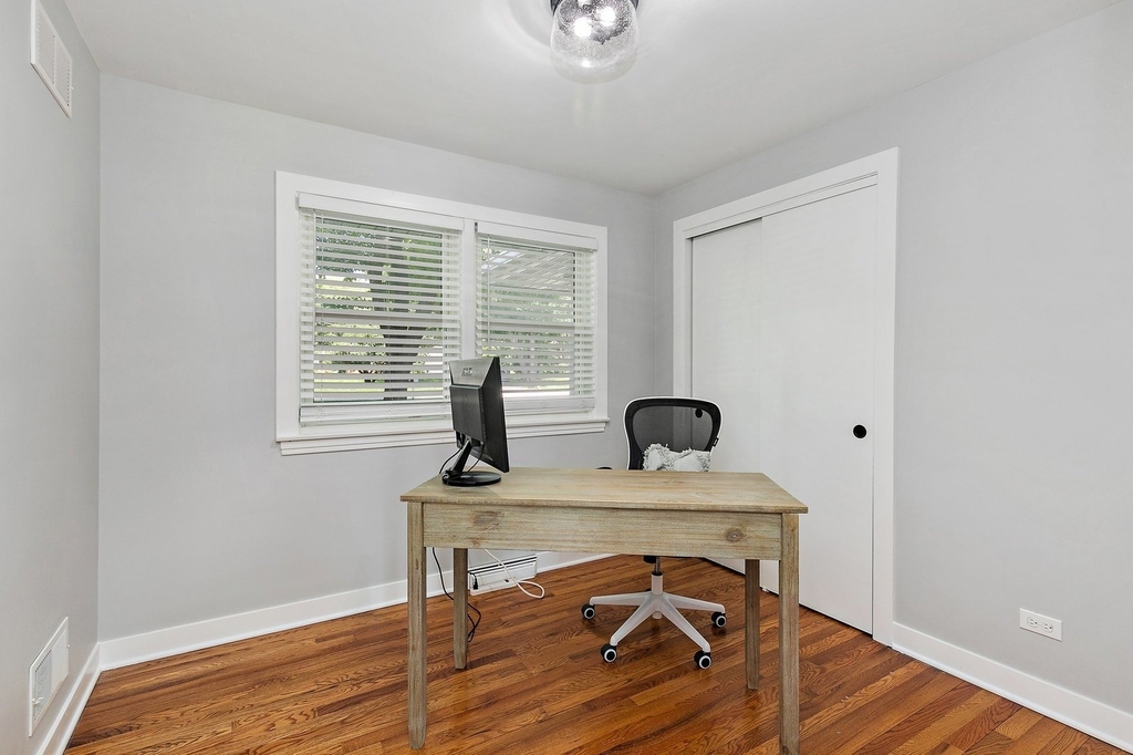 1037 N Harrison Street - Photo 17