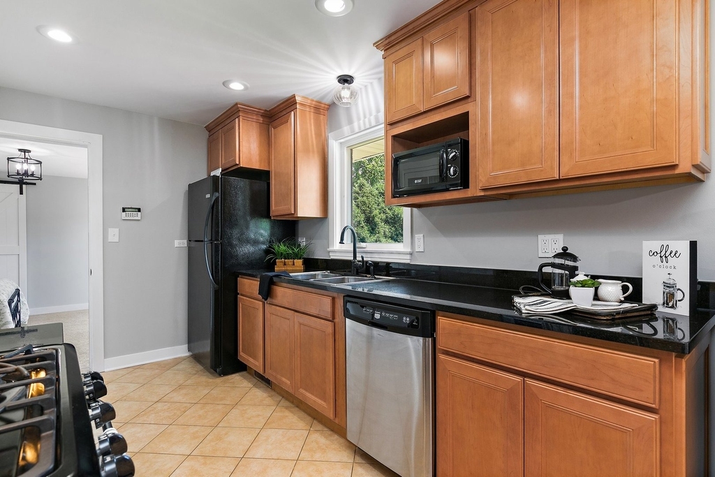 1037 N Harrison Street - Photo 7