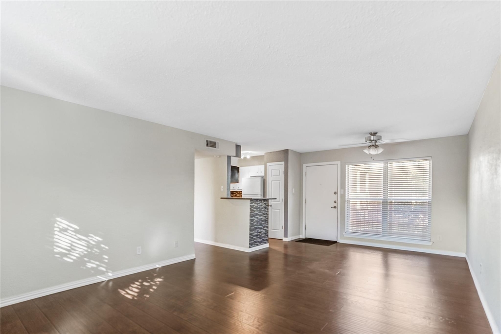 419 Marshall Street - Photo 2