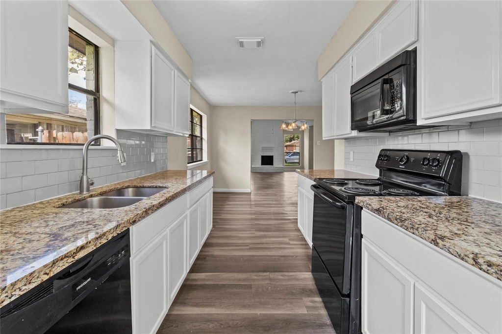5026 Fitzwater Drive - Photo 7