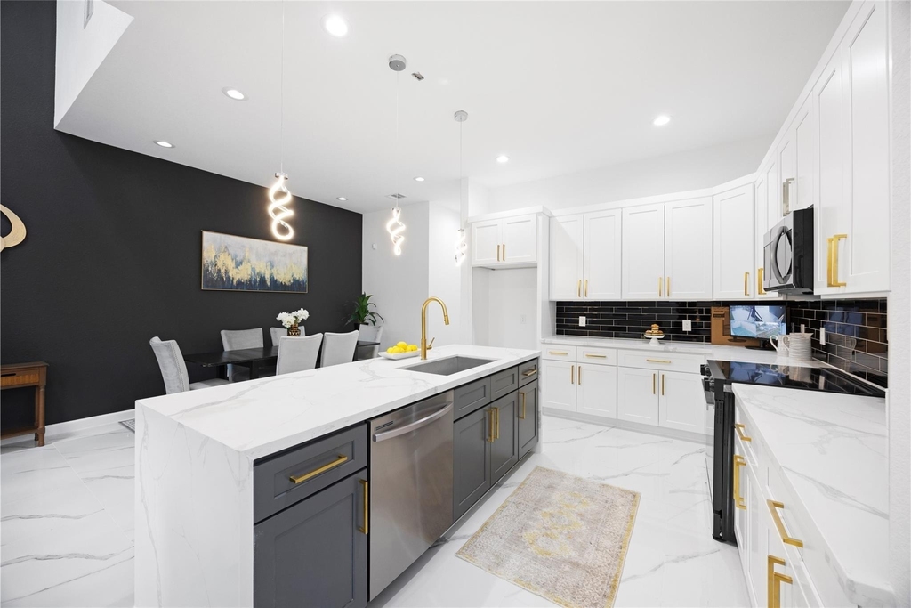 5125 Doolittle Boulevard - Photo 7