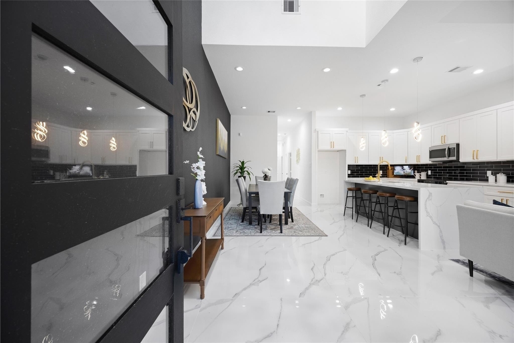 5125 Doolittle Boulevard - Photo 5
