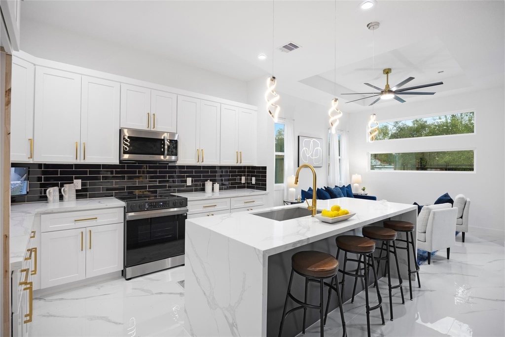 5125 Doolittle Boulevard - Photo 8