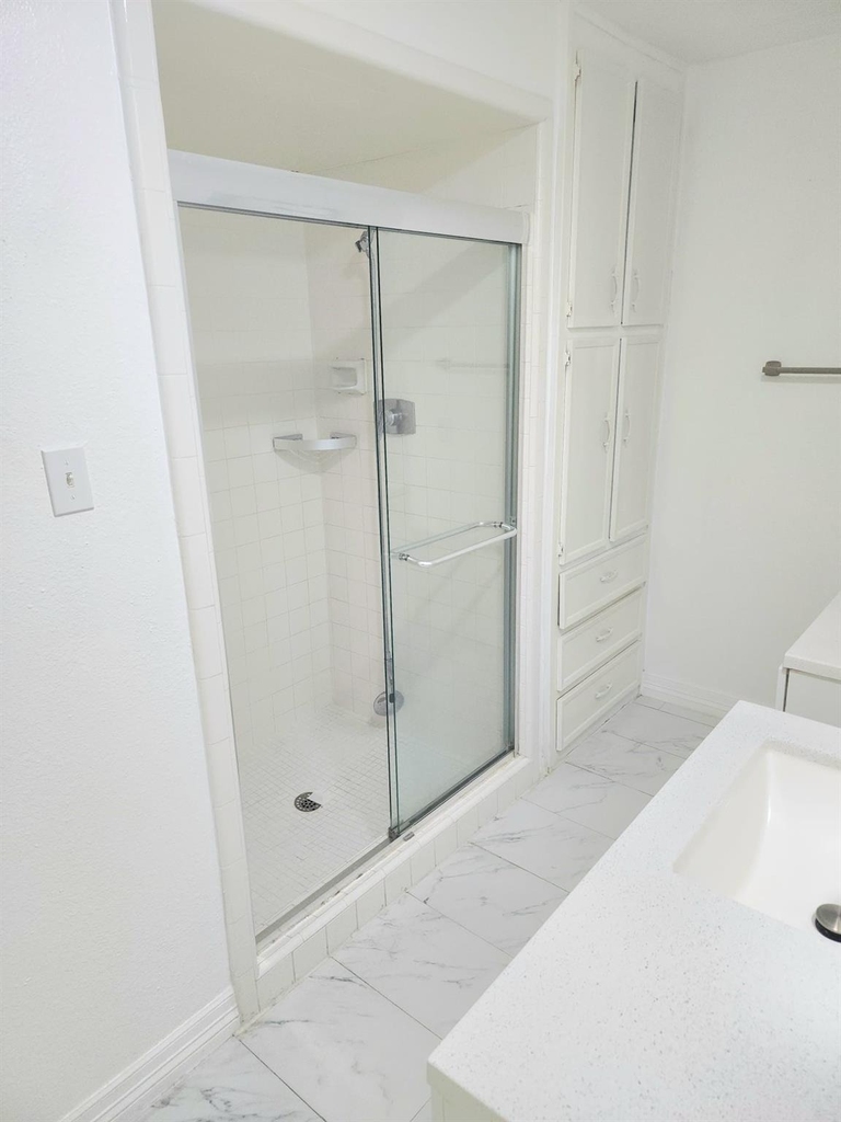 3030 Shawnee Drive - Photo 3