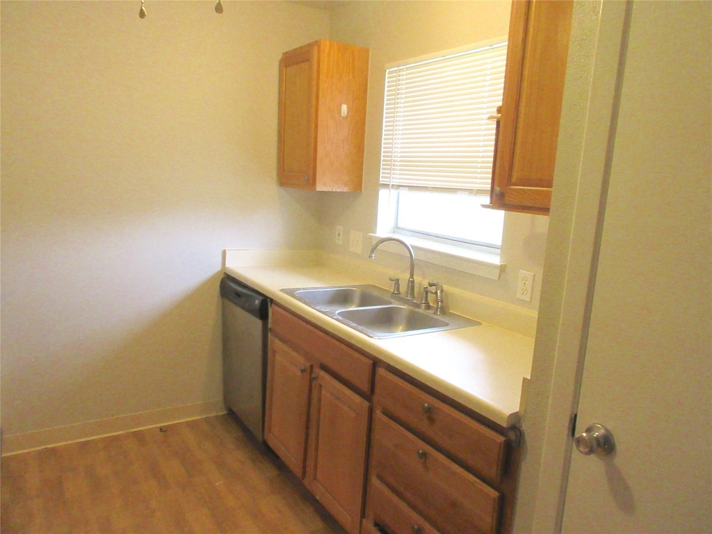 1230 Shadowdale Drive - Photo 6
