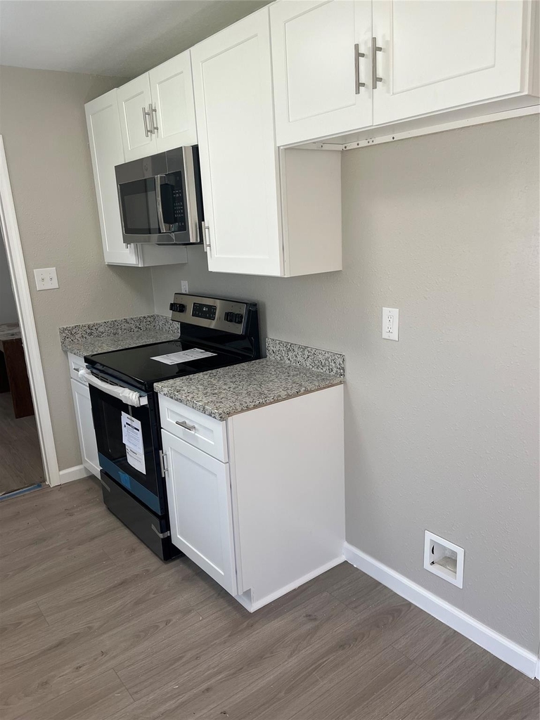 402 Thompson Drive - Photo 6