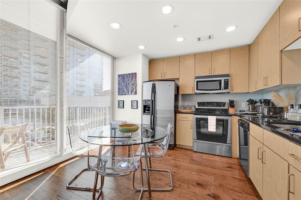 5925 Almeda Road - Photo 2