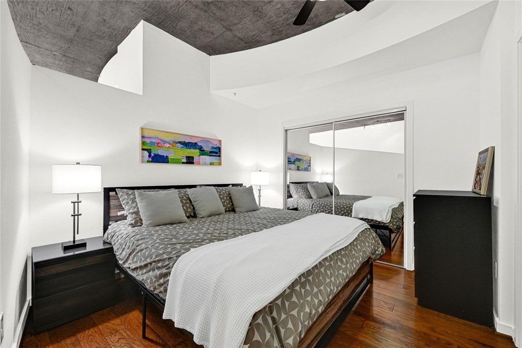 5925 Almeda Road - Photo 4