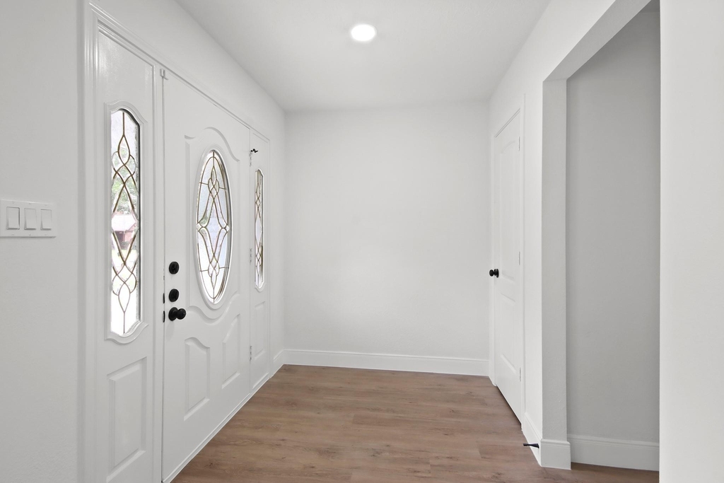 14527 Duncannon Drive - Photo 4