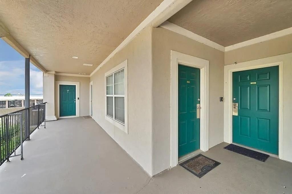 7039 Kingston Cove Lane - Photo 4
