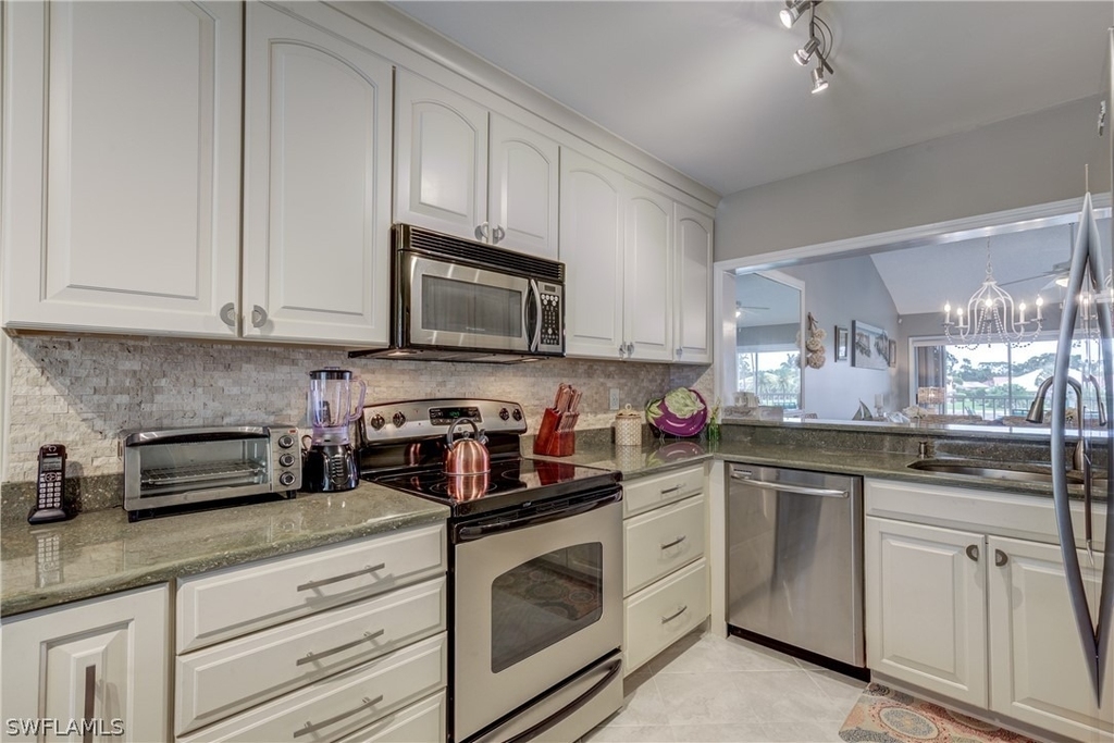 760 Augusta Boulevard - Photo 3