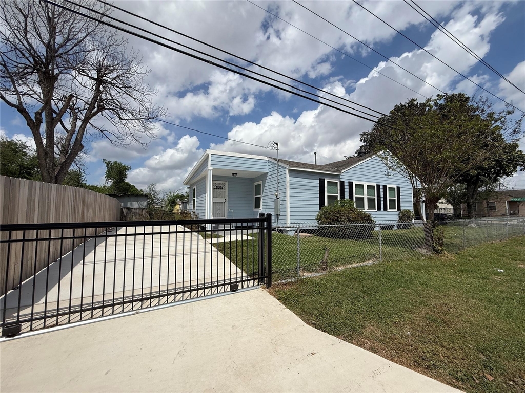 1146 Majestic Street - Photo 1