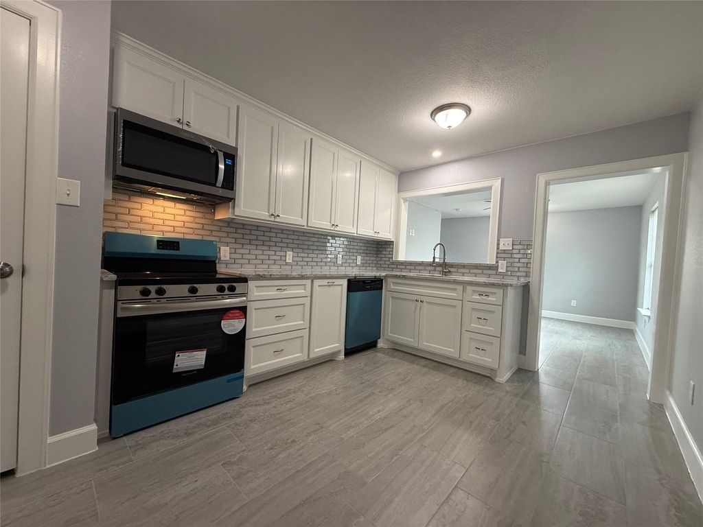 1146 Majestic Street - Photo 2