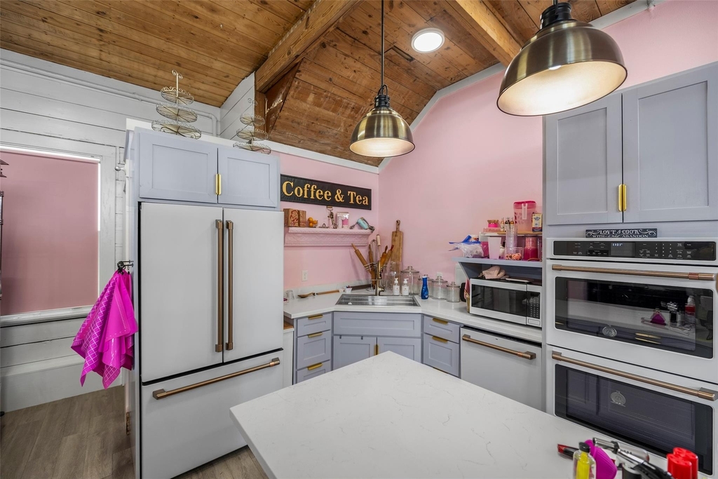 1801 Avenue L - Photo 7