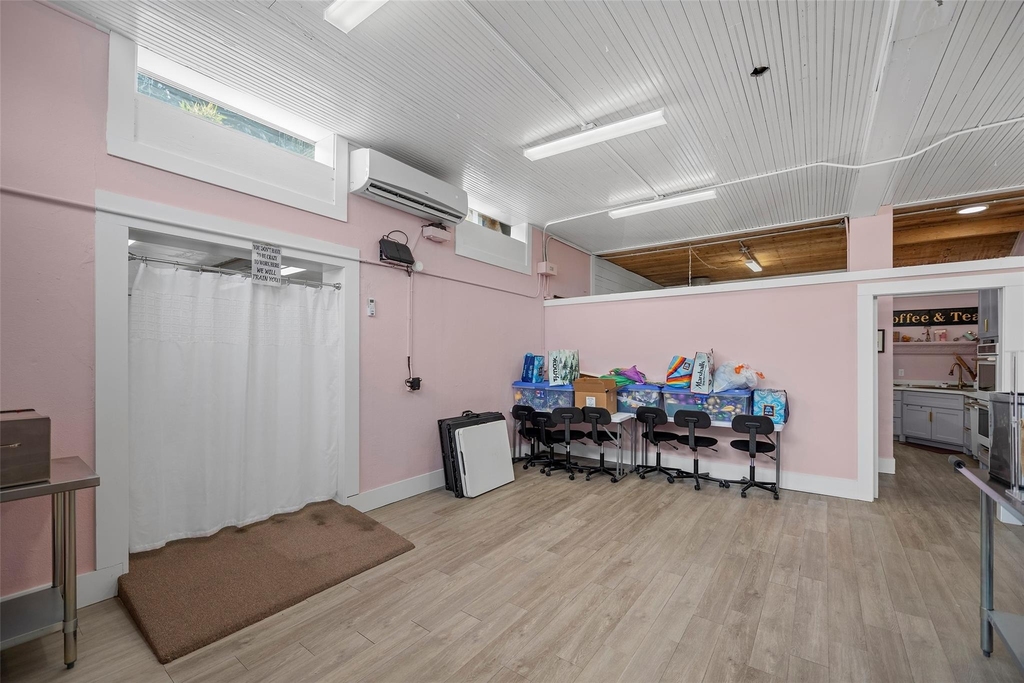 1801 Avenue L - Photo 6