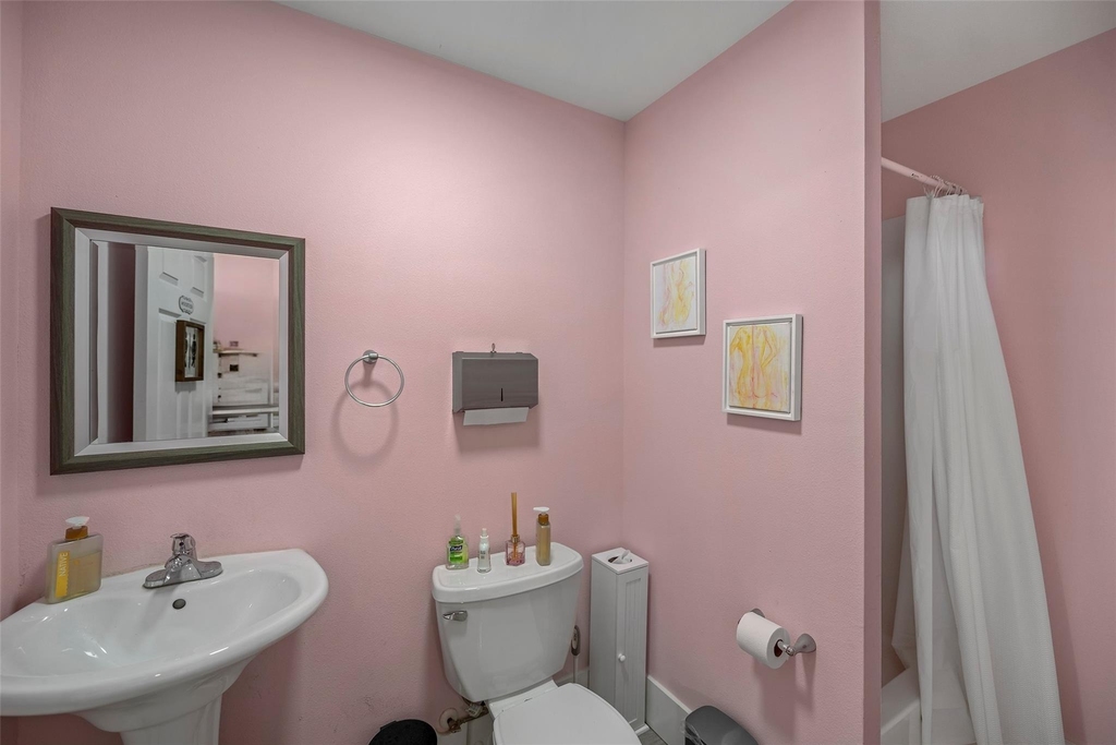 1801 Avenue L - Photo 8