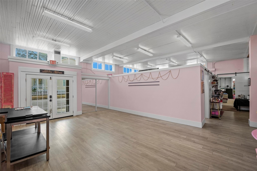 1801 Avenue L - Photo 4