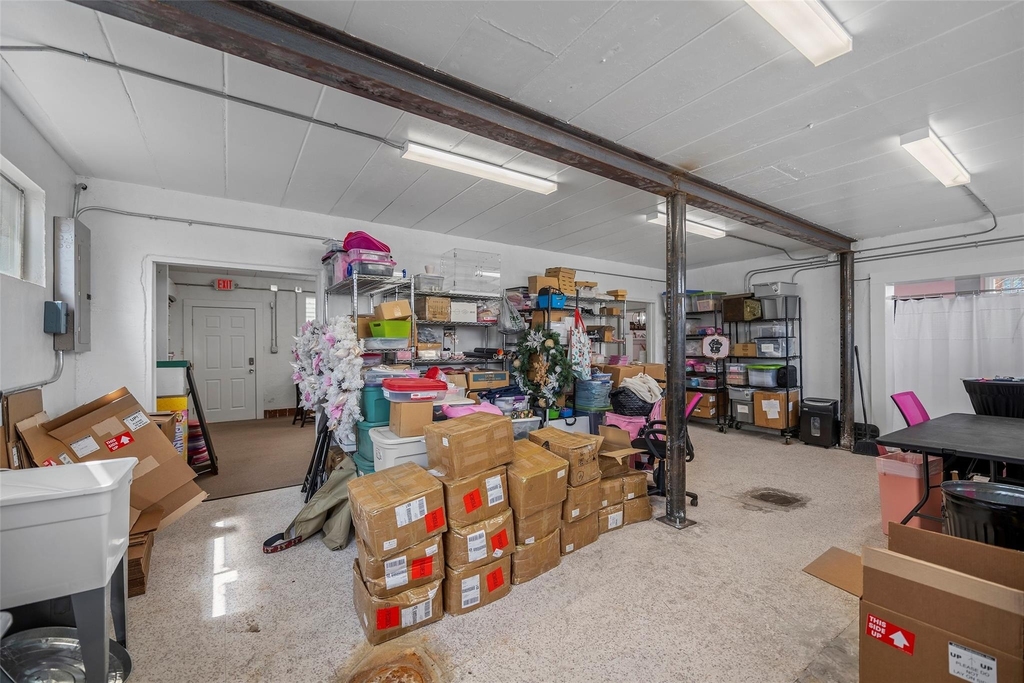 1801 Avenue L - Photo 14